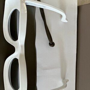 LOEWE brand new white: Paula’s Ibiza Sunglasses